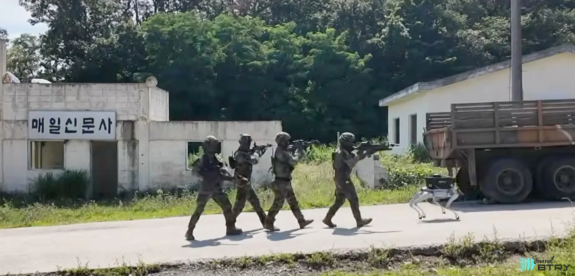 Quadrupedal and humanoid robots in the military